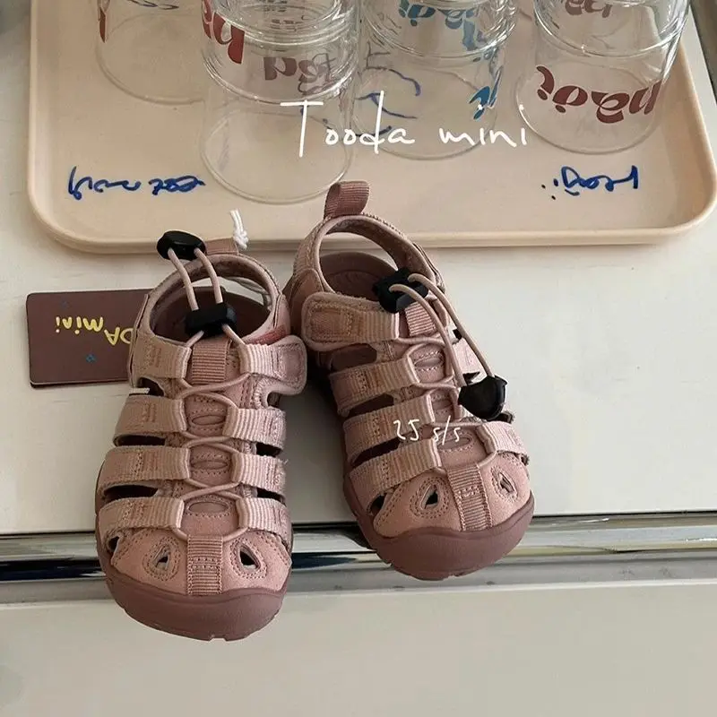 

Босоножки Женские Fashion Boys' Outdoor Beach Shoes 2026 Spring New Kids Sandals Retro Versatile Girls' Sports Sandals Туфли