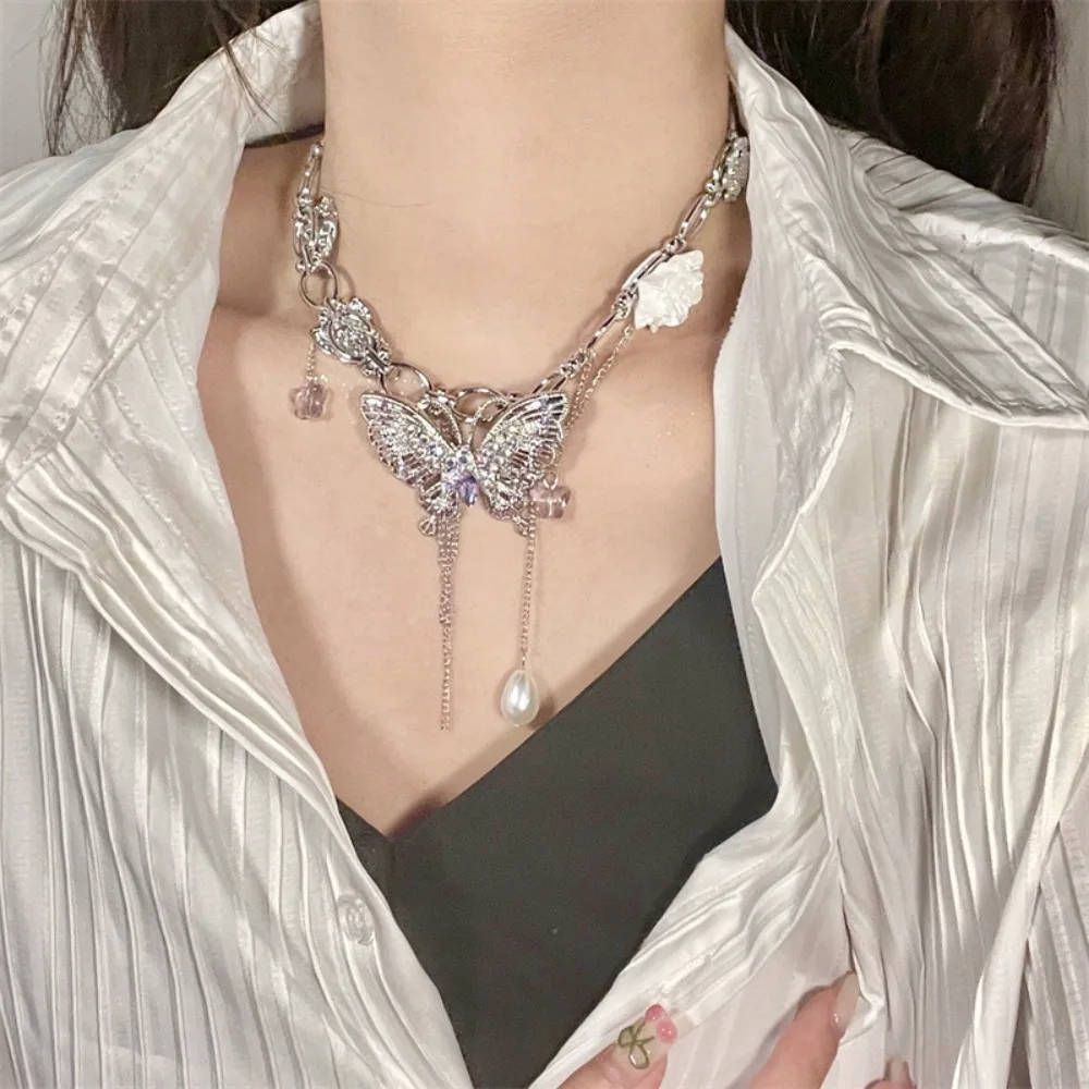 

Retro Rhinestone Butterfly Flower Necklace Tassel Exaggerated Vintage Metal Necklace Sweet Neck Jewelry Women's Choker Girls