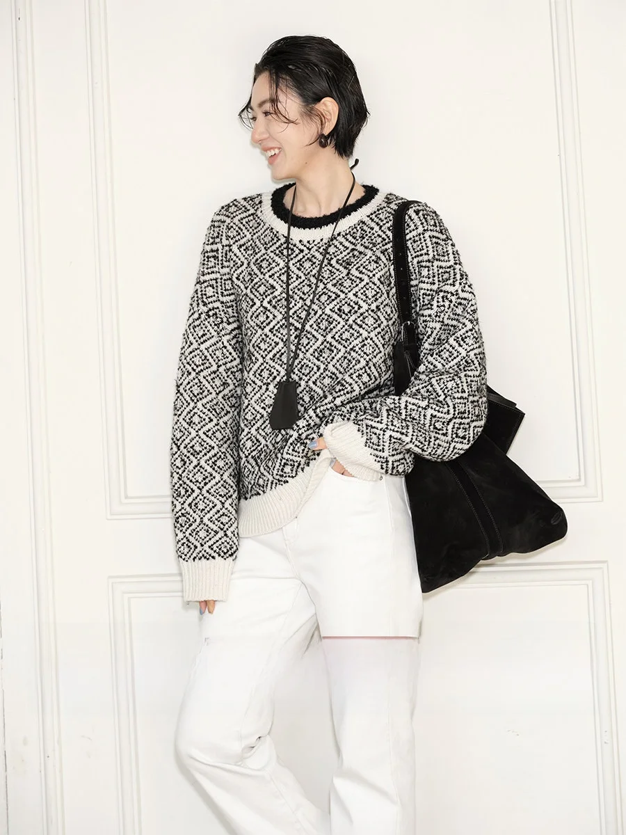 Amyy Studios Round …