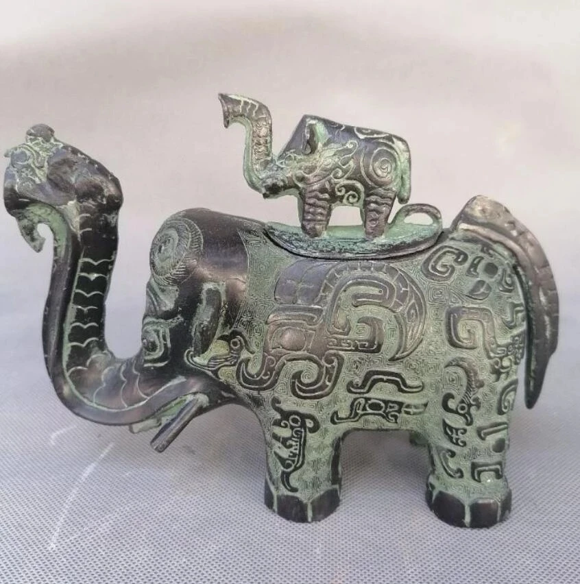 

China archaize bronze elephant teapot crafts statue