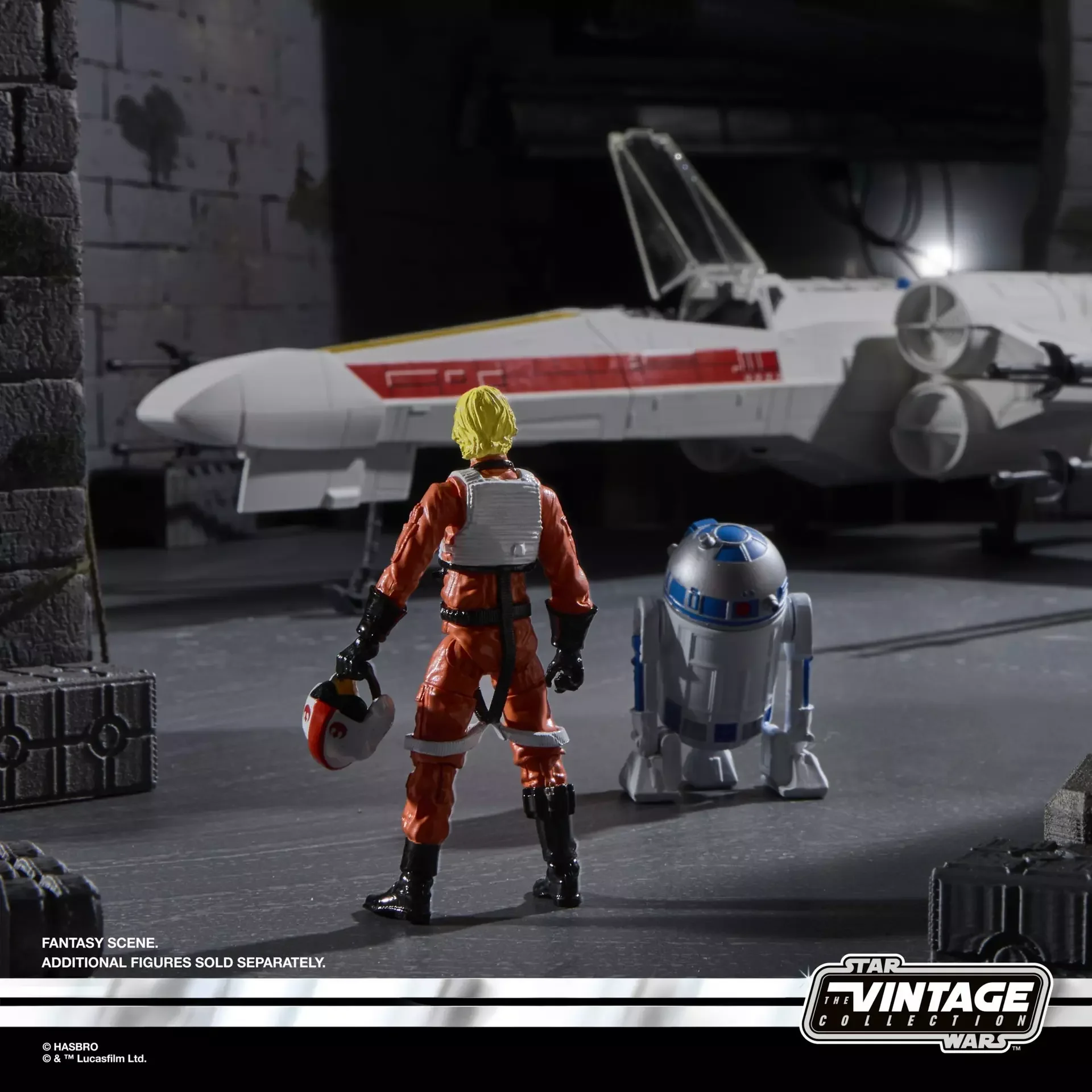 Hasbro Star Wars Retro Series X-Wing Fighter and Luke Skywalker (X-Wing): Kenner Colors Collectible Gift