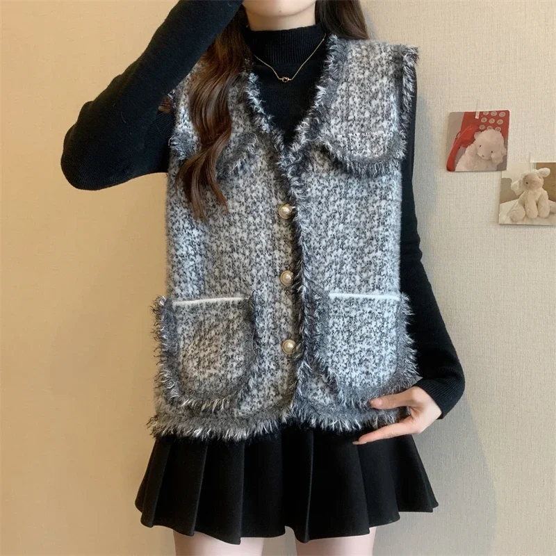 

2024 Autumn Winter Women Fashion Pockets Sleeveless Jackets Female V-neck Tank Tops Ladies Single Breasted Loose Waistcoat W698