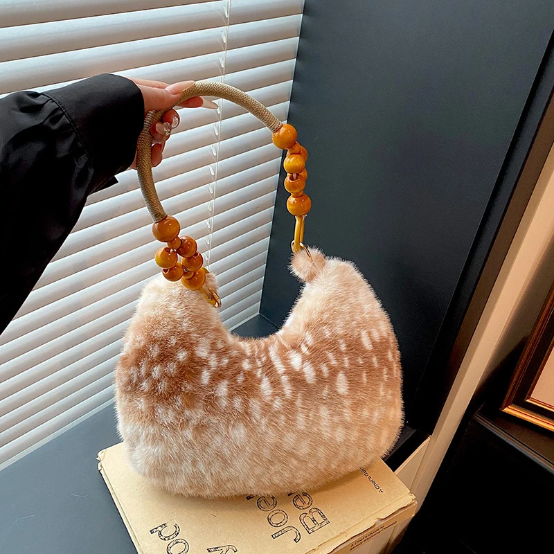 Hirschmuster Mori Girl Holzperlengriff-Handtasche, Japanische Damen-Plüsch-Elch-Fairycore-Schultertasche, Winterliche Niedliche Warme Flauschige Tasche – Detail 3