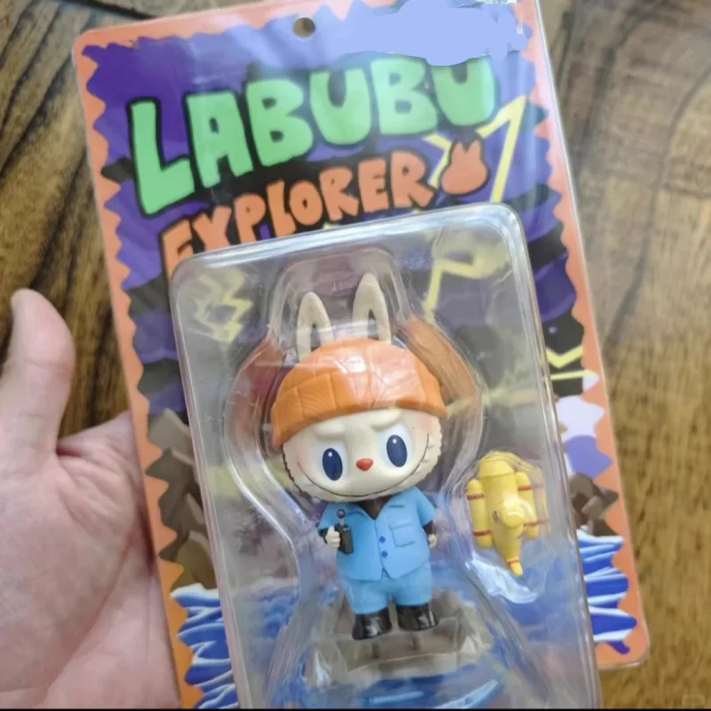 

Подлинные 10 см Labubu Explorer, игрушки ручной работы, приливный ток, креативные периферийные устройства, каваи, украшения для дома, куклы, детские рождественские подарки