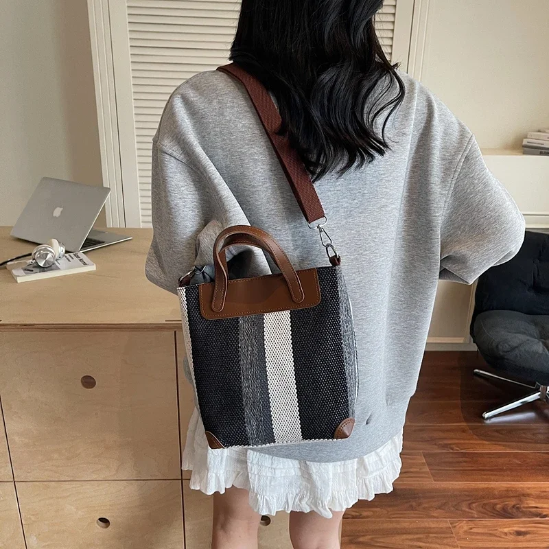 

Women's Minimalist Diaper Bag Elegant Crossbody Handbag Luxury Vintage Tote Designer Leather For A Unique Fashion Statement