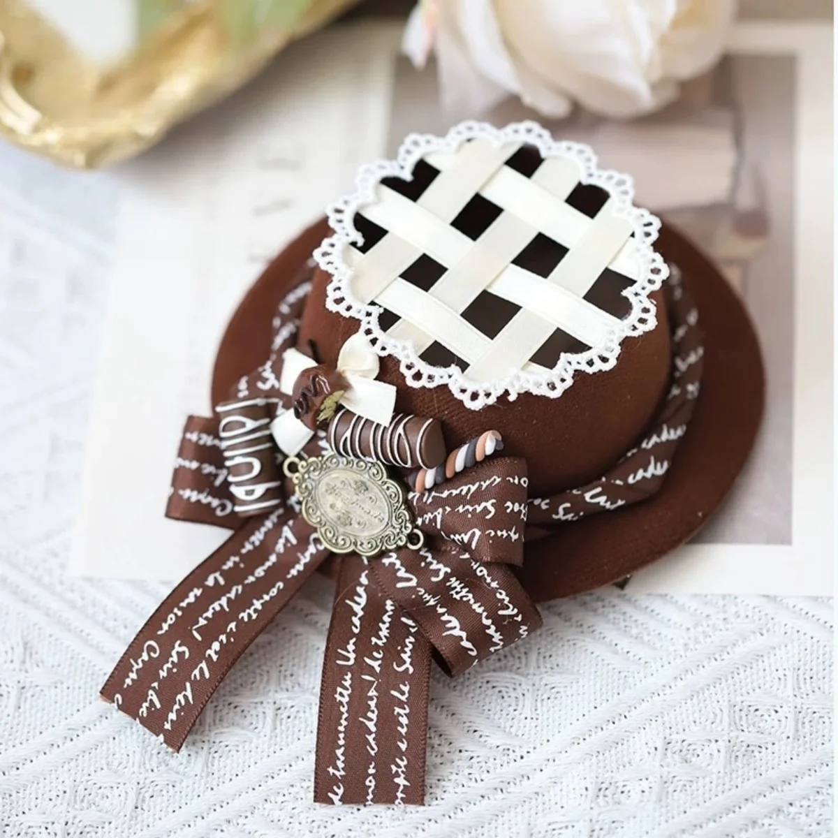 原宿スイートロリータレースリボンハート中空グリッドトップハットヘアクリップ頭飾りプリンセス女性女の子コスプレ帽子ヘアアクセサリー