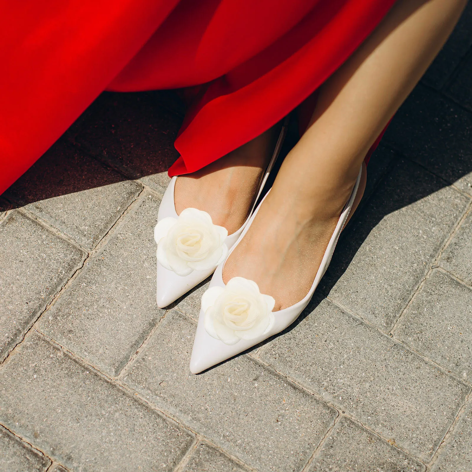 

2Pcs Handmade Fabric Rose Shoe Clips Detachable Floral Accessories for High Heels Party Wedding Daily Wear Flower Shoe Decor