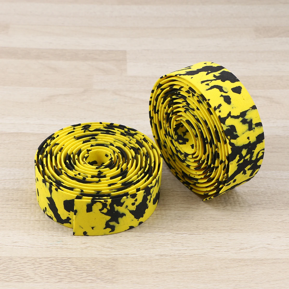 

2pcs Pu Handlebar Tape Mountain Bike Grips Comfortable Lightweight Anti-Slip Bicycle Handlebar Swathing Band Camouflage