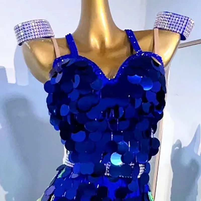 

Костюм для выступлений по латиноамериканским танцам: женское платье премиум-класса с синими пайетками, бахромой и стразами для самбы, индивидуальный пошив