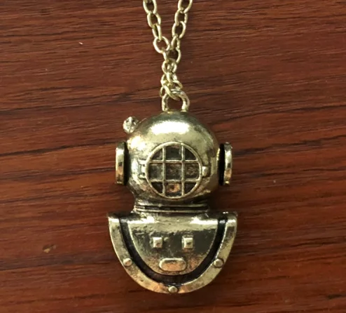 Steampunk Diving Helmet Necklace 3D Armor Holy Diver Ocean Deep Sea Diver Punk Jewelry