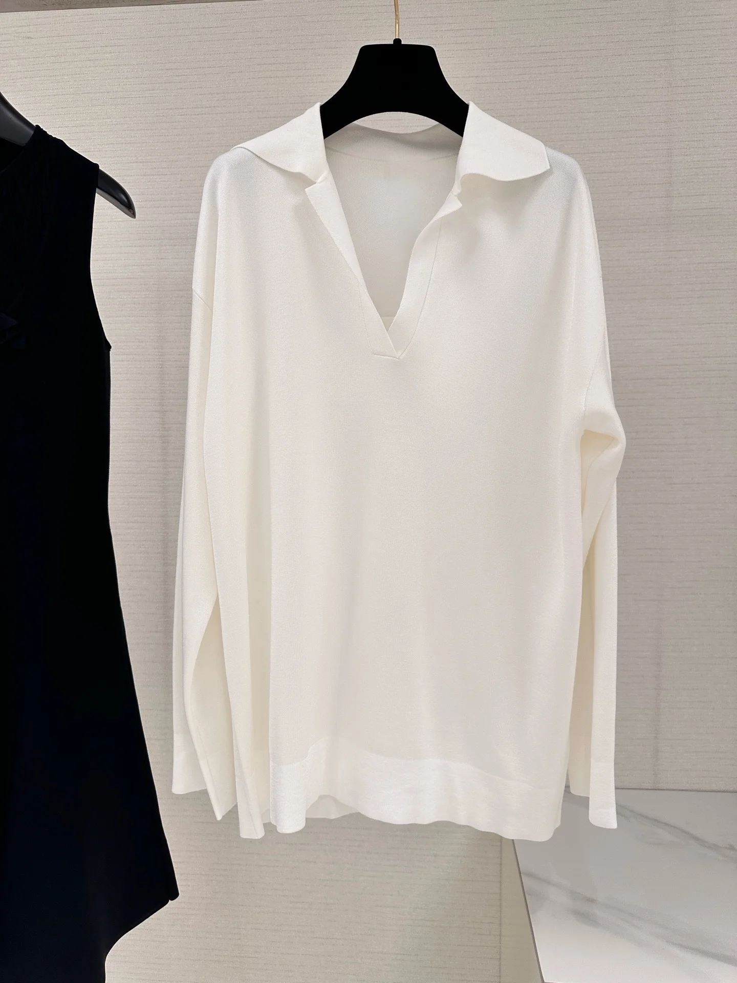 

2026 New Polo Collar Knitted Top, Loose Version V-shaped Collar Long Sleeve Knitted Top High Quality Simple Comfortable Commuter
