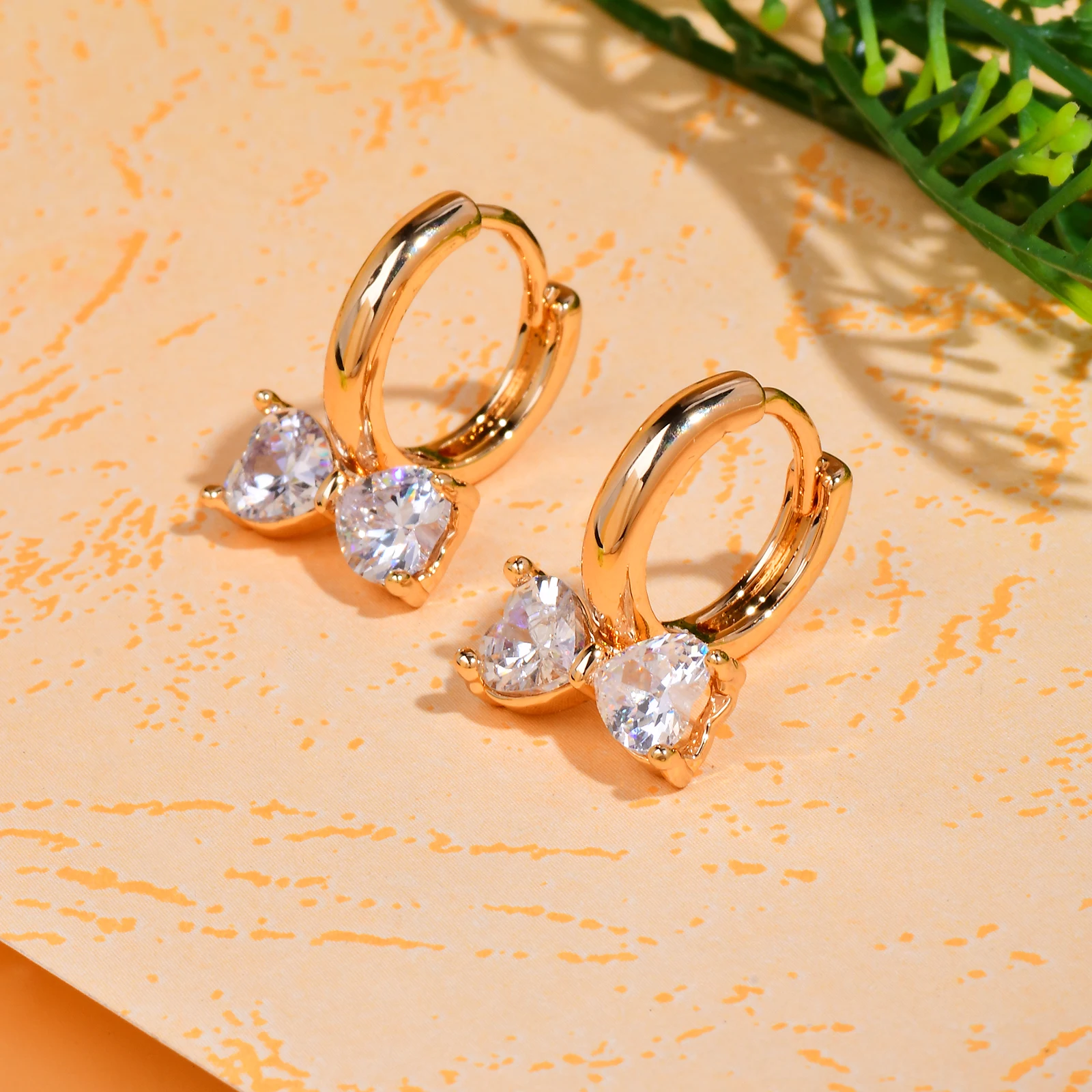 1 Pair of Elegant French-Style Bowknot Design Earrings with Heart-Shaped Synthetic Zirconia Pendants |   14K Gold Plated, Made of Stainless Steel, Suitable for Daily Casual Wear, Parties, and Weddings, a Fashionable Jewelry Piece.