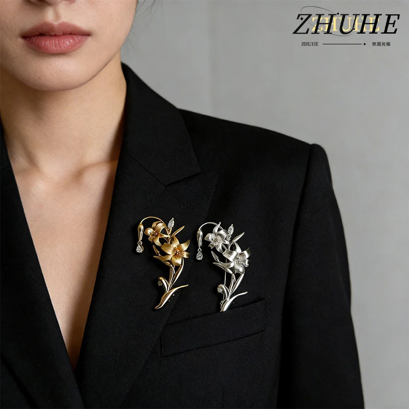 

Chic Flower-Shaped Jewelry Accessories for Women and Men, High-Quality Copper Material Brooch with Delicate Decoration, Suitable