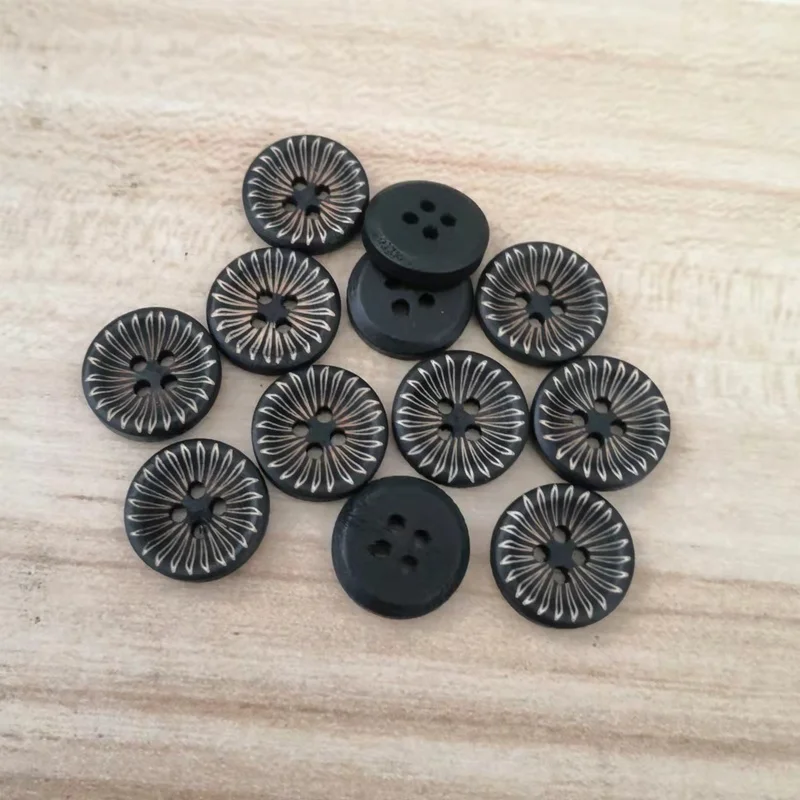 50PCs 15mm Wooden Sewing Buttons Scrapbooking Round Two Holes Arrow Line Laser Technology Costura Botones Decorate B20513