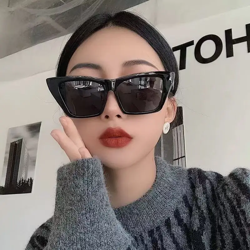Neue trendige Cat-Eye-Sonnenbrille mit minimalistischem Stil, mit personalisierten Outfits und Straßenfotografie-Brillen 97086