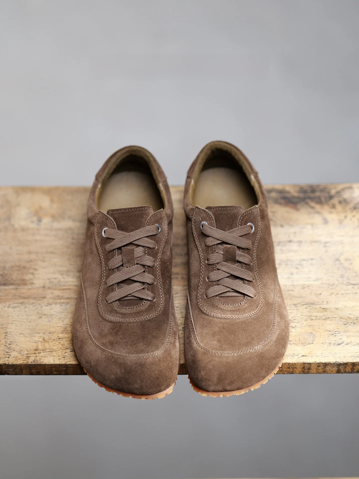 

Новые мужские повседневные кожаные дышащие туфли с широким носком, мягкие, противоскользящие, легкие, винтажные, универсальные