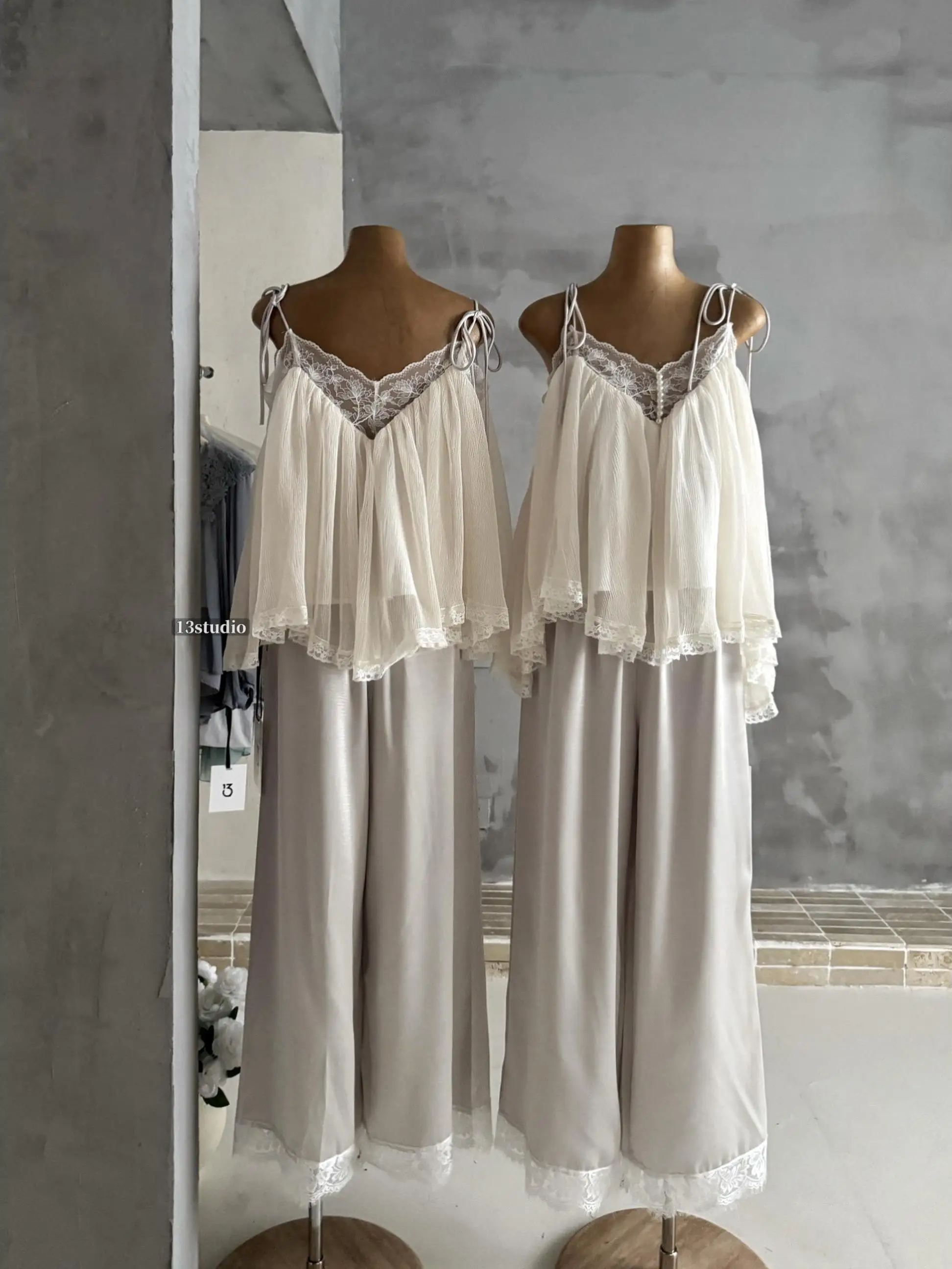 

Elegant Lace Strap Vest And Casual Pants Two-Piece Set for Women in Satin Embroidery Summer Fashion Outfit V-Neck 18-25 Years...