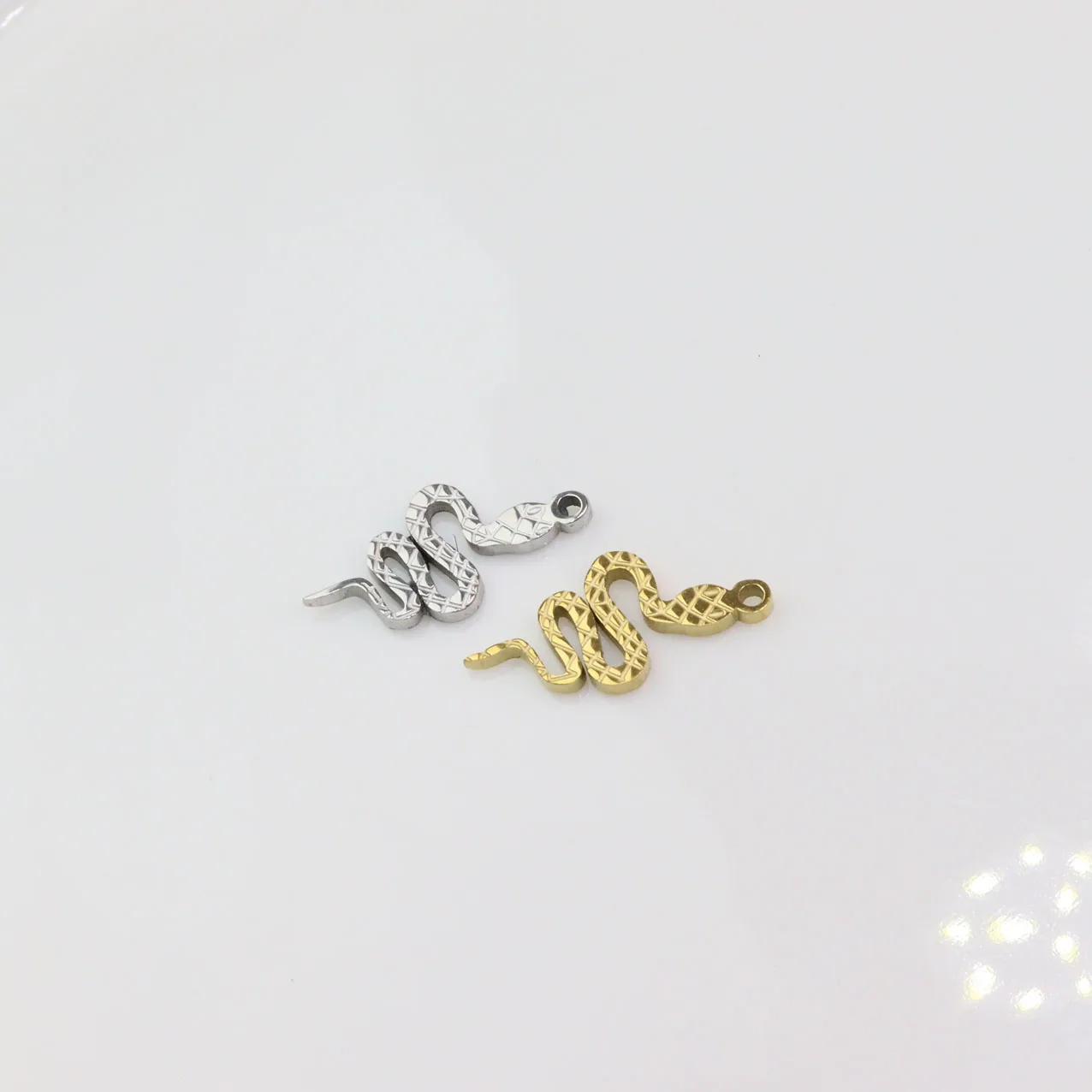 5pcs Stainless Steel Beautiful Snake Charms Pendant DIY Handcraft Waterproof Women's Fashion Jewelry Accessory