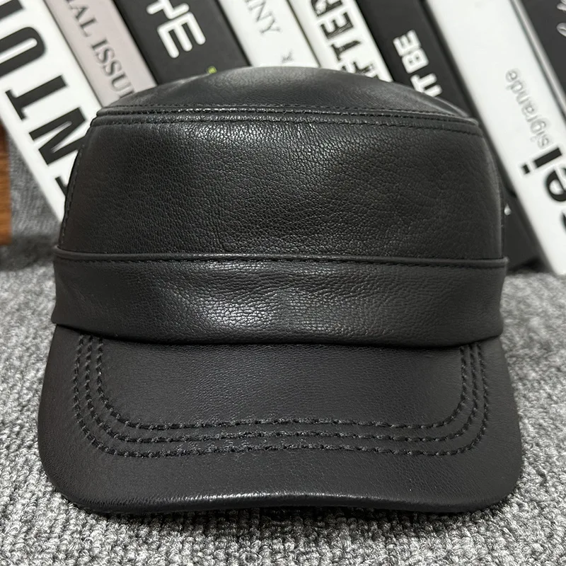 2025 جديد الخريف الشتاء الدافئة قبعة جلدية حقيقية شخصية جلد الغنم القبعات العسكرية للرجال قبعة مسطحة قبعة حفلات ثابتة