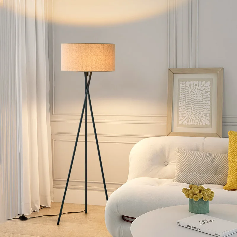 Nordic style floor lamp study lamp Moder living room bedroom apartment house bedroom black simple floor lamp stand lamp