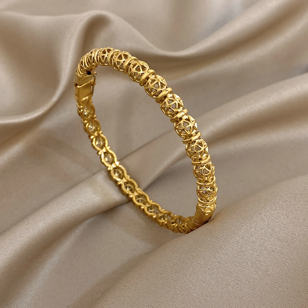 

Freetry Creative Openable Stainless Steel Bangle Bracelet Women Retro Carving Hollow Out Round Ball Bracelet Waterproof Jewelry