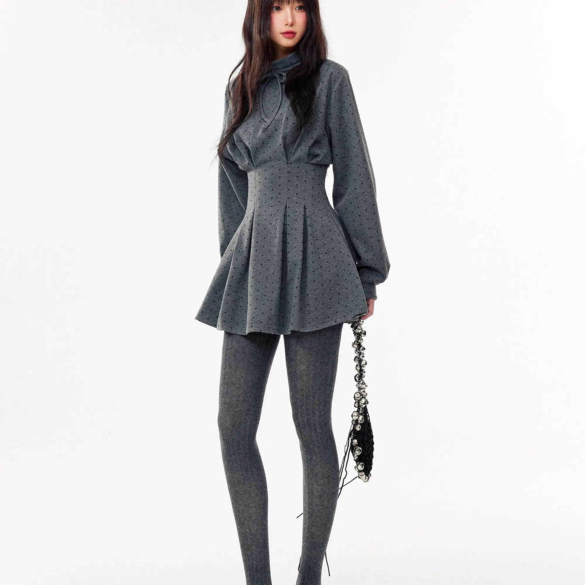 Gonna corta da donna con gonna a maniche lunghe in vita a pois grigi