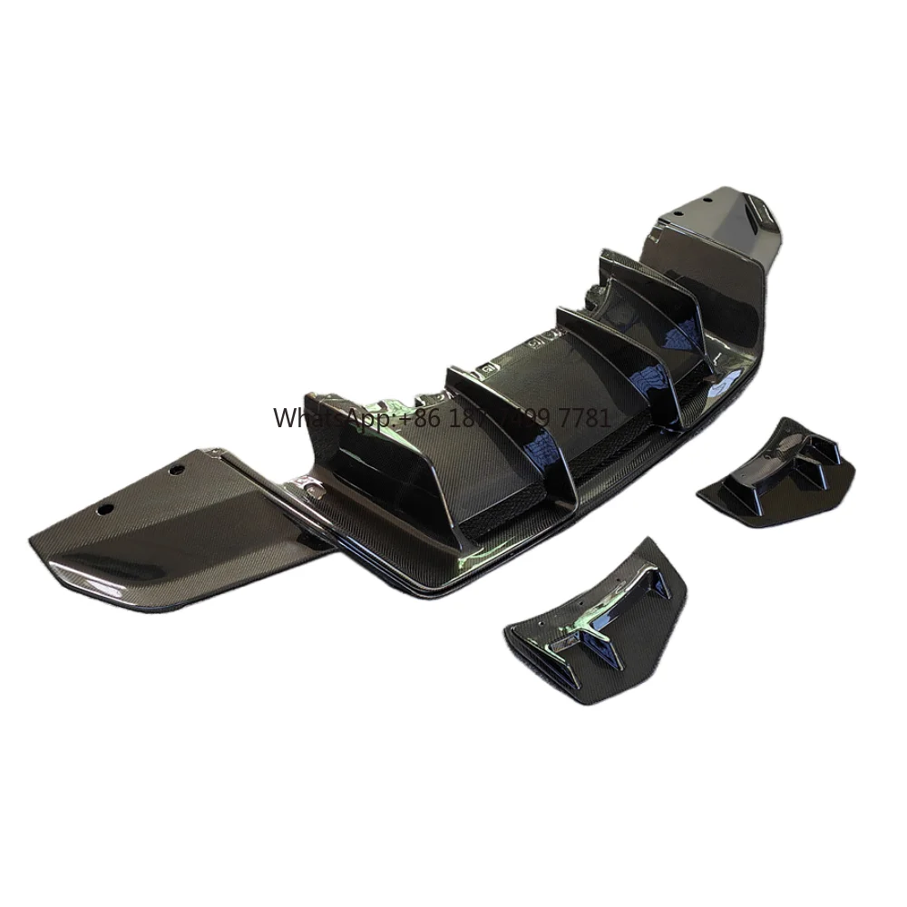 

Suitable for 2016-2018 . R8 Upgraded High-quality P-type Pure Carbon Fiber Rear Diffuser Rear Lip Body Kit
