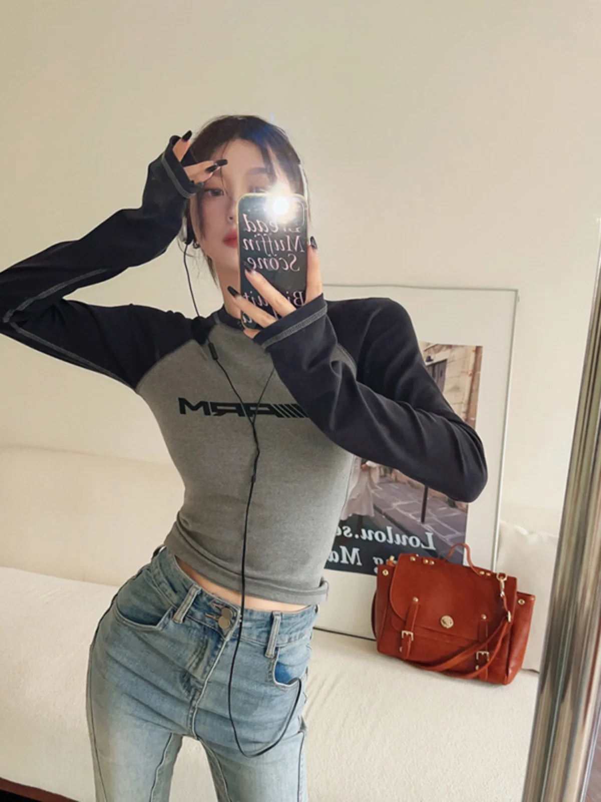 قميص نسائي بأكمام طويلة بتصميم أمريكي عتيق لربيع 2024، ضيق وقصير بخصر مرتفع، أنيق للارتداء الداخلي وللعمل #4