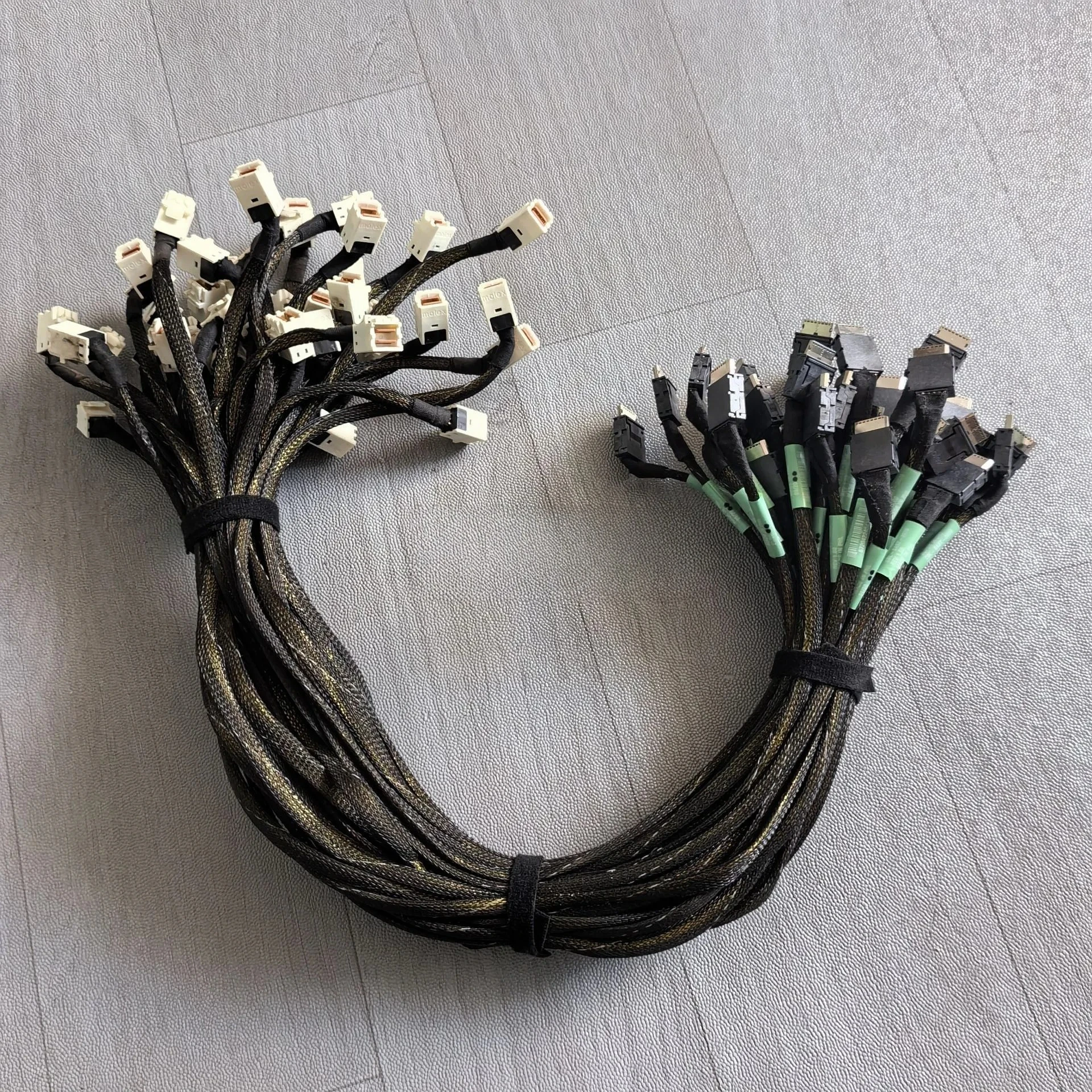 

CBL-SAST-0929 data cable 8611 to 8643 nvme cable Oculink to u.2