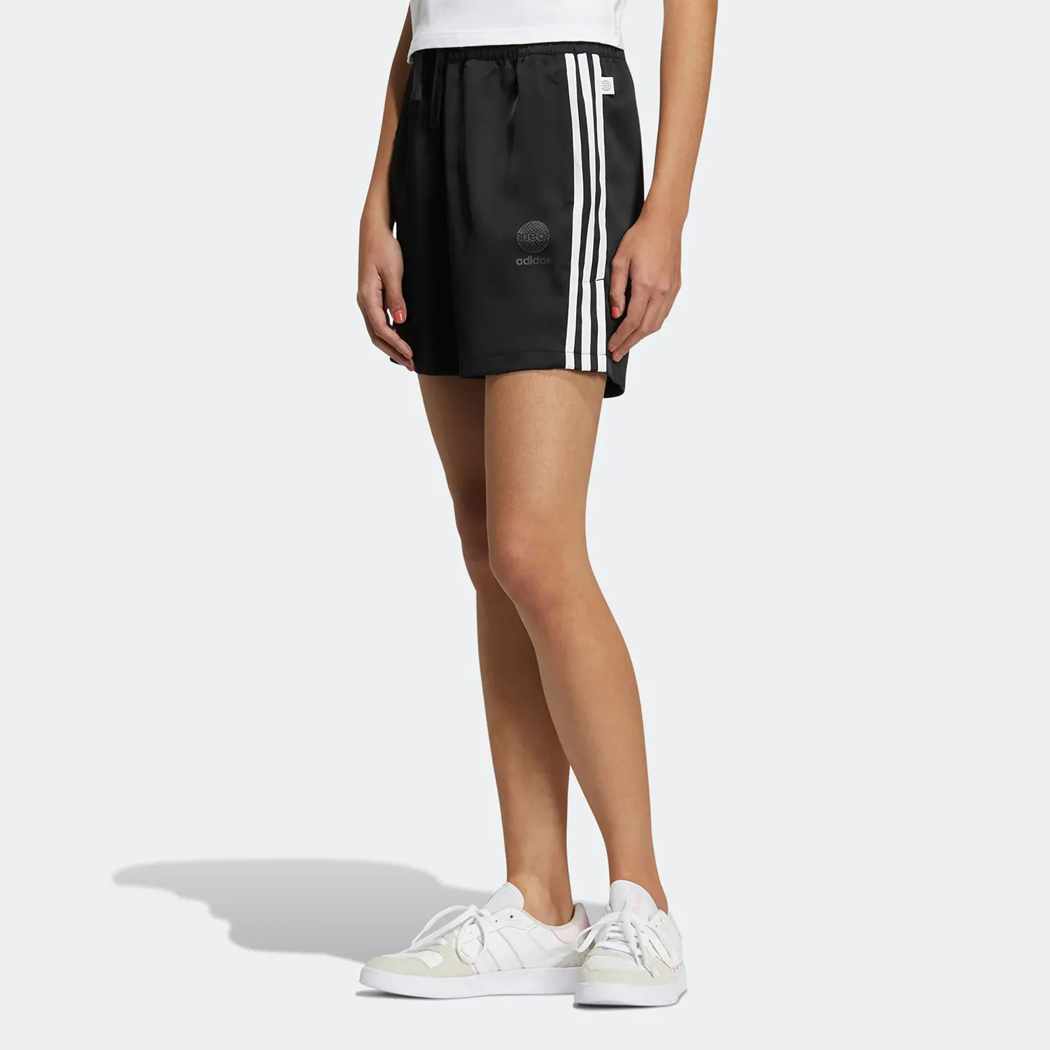 

Официальные женские сезонные новые модные тренировочные шорты Adidas для бега HN0009