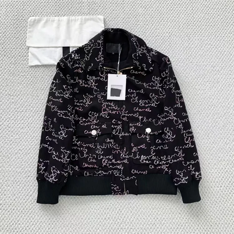 

Customized European and American women's clothing for winter 2025 Long-sleeved zipper Letter print coat