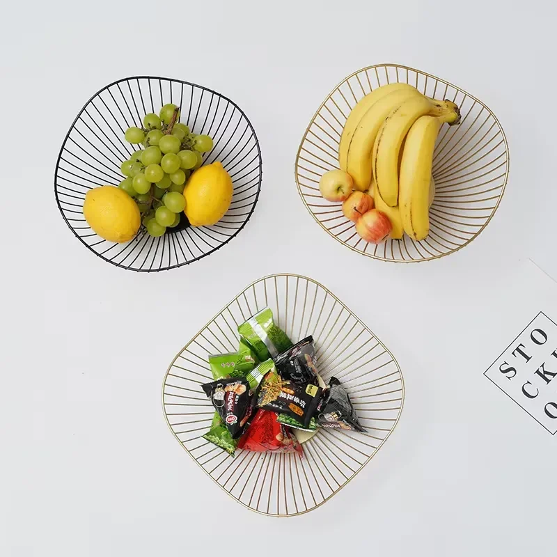 Nordic INS Style Carved Metal Alien Shape Fruit Basket Christmas Storage Home Living Room Decoration Candy Snacks Holder