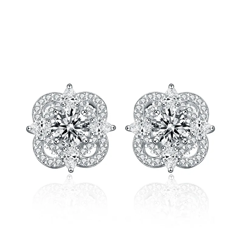 Moissanite S925 sterling silver pin women's four-leaf clover stud earrings 0.5ct stone wedding jewelry