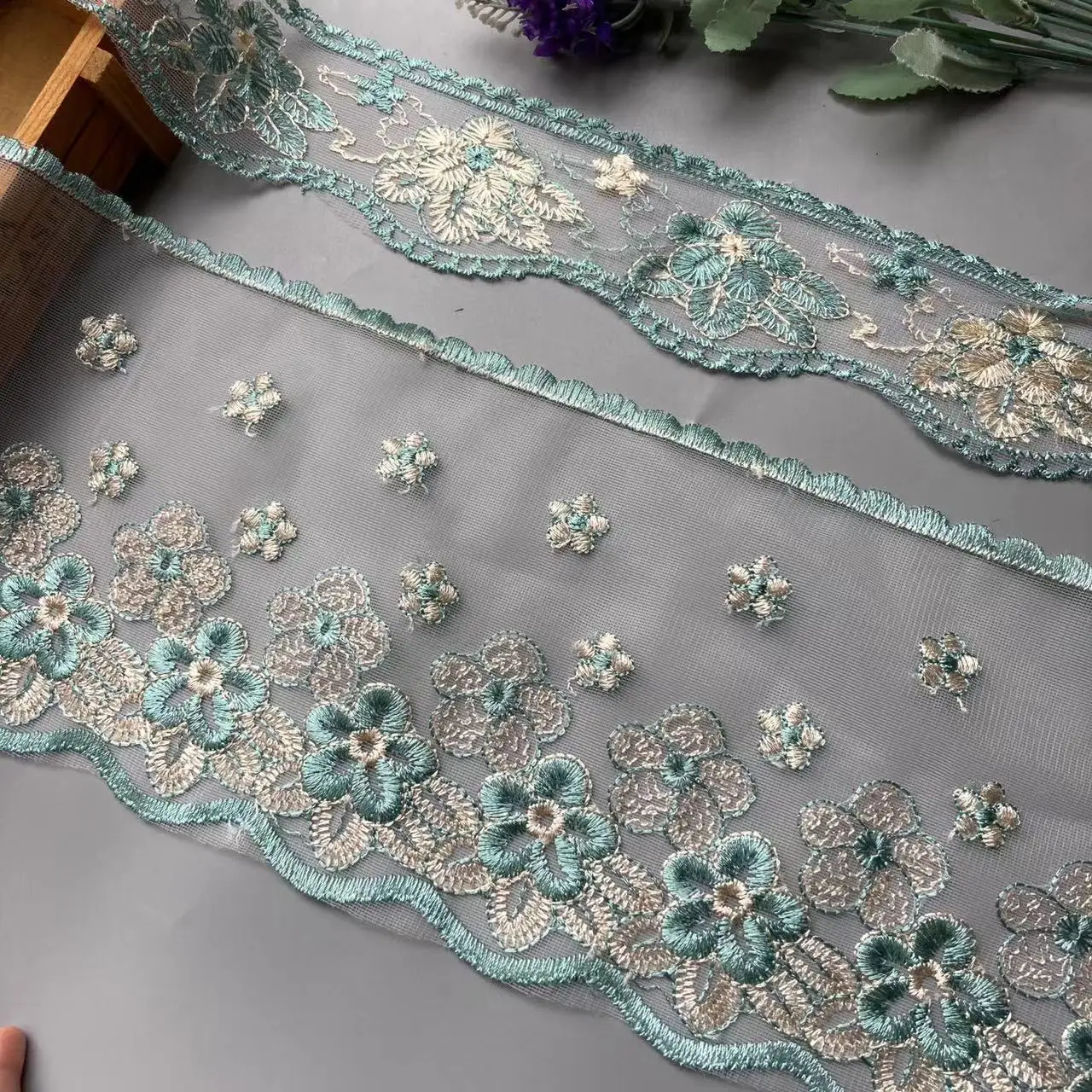 2 yards Green 182 cm Strip Flower Lace Ribbon Trims Webbing Applique for Sofa Cover Curtain Home Textiles Trimmings Embroidered