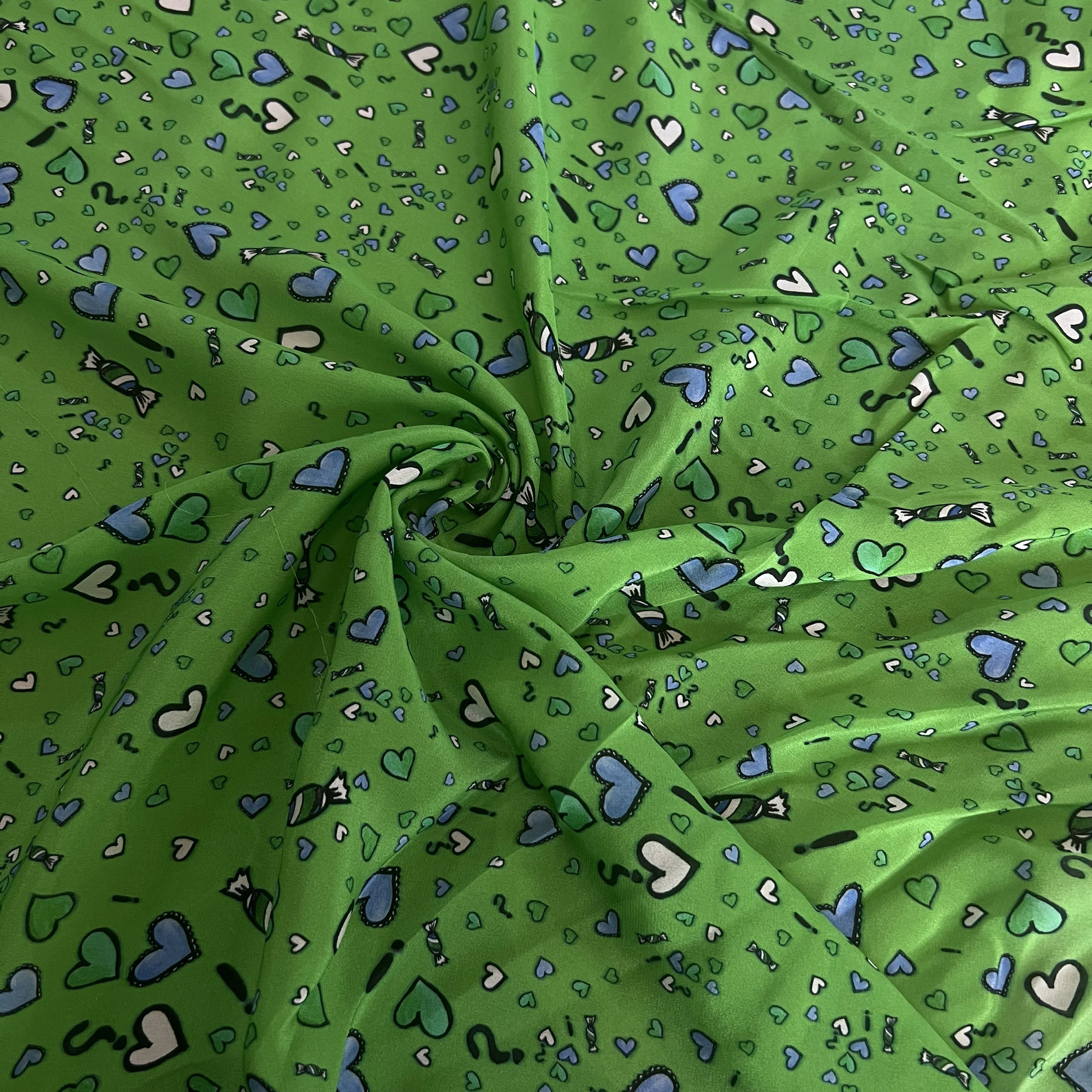 1 meter 100% Mulberry Silk 16 momme Crepe Silk Fabric Green Hearts Printed 140cm 55