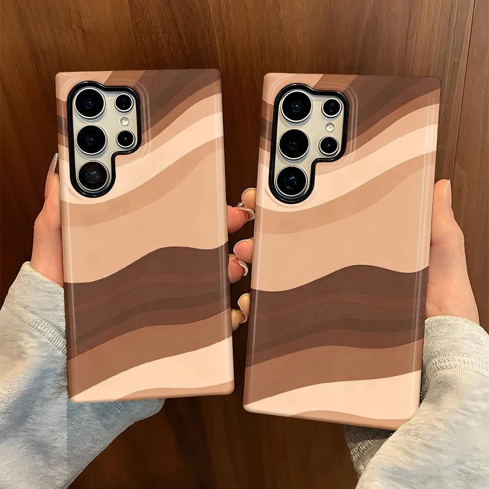 Wielowarstwowe, faliste etui n – Samsung Galaxy S25 recenzja i cena