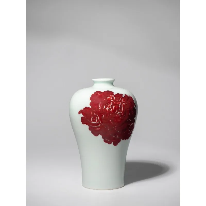 Underglaze red treasure roast all hand-carved red glaze plum vase Chinese vase 20cm