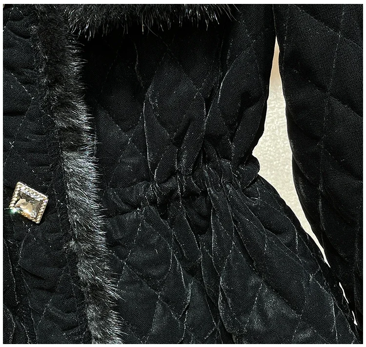 Velvet Parkas Women 2024 Winter New Black Temperament Fluffy Diamond Button Round Collar Long Sleeve Elastic Waist Short Jackets