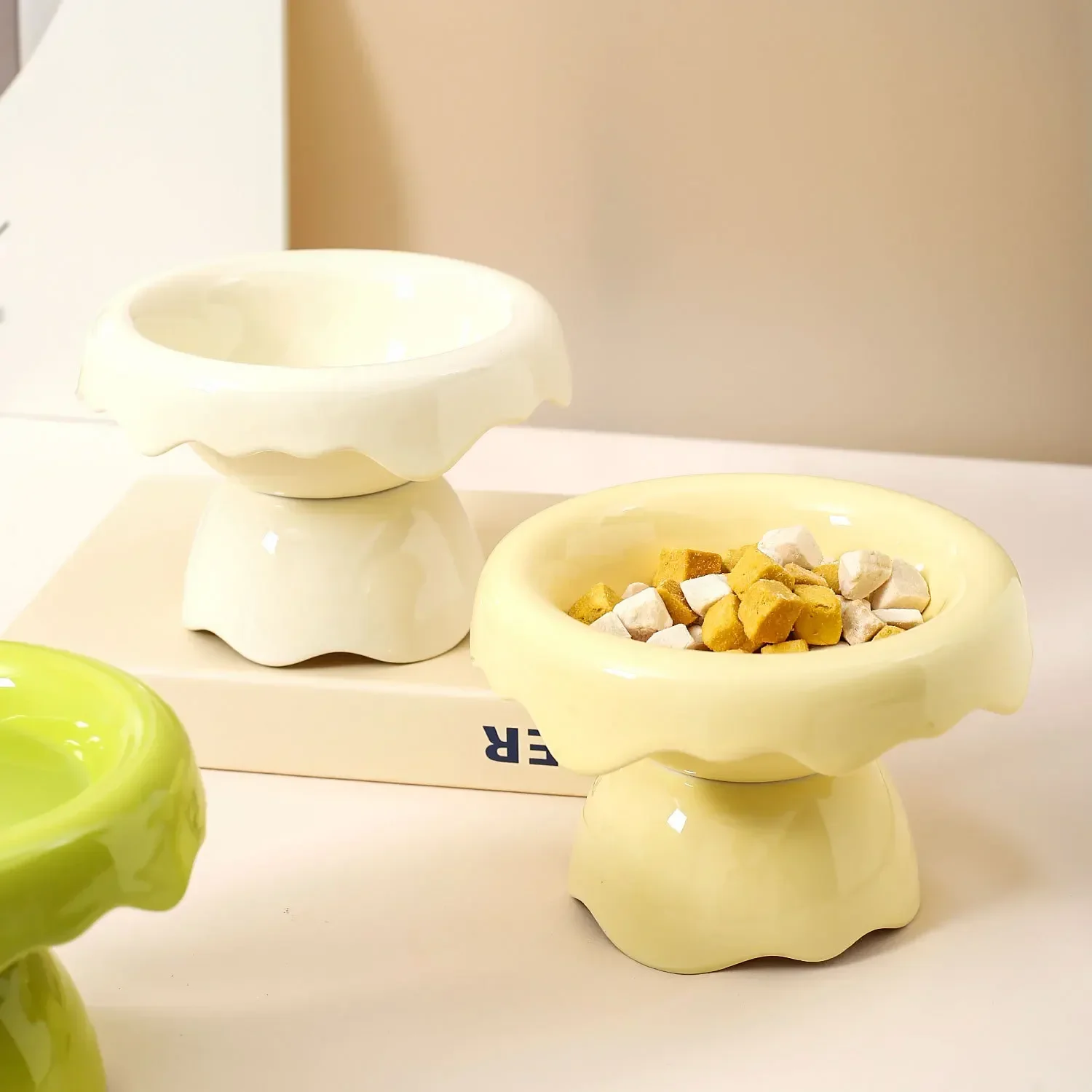 

Petal Cat Ceramic Bowl DetachableCat Feeder Food Pot Cervical Spine Protection Dog Food Bowl Pet Supplies Cat Water Feeding Bowl