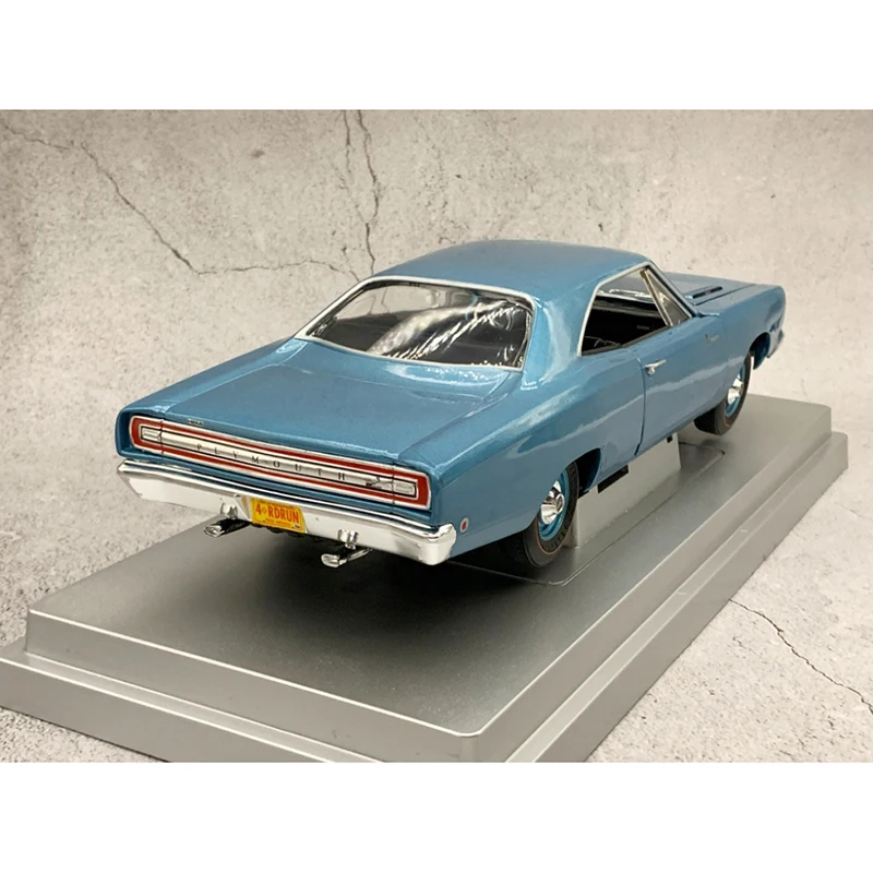 ERTL Diecast 1:18 Scale 1968 Plymouth Road Runner Alloy Car Model Finished Simulation Collection Decoration Gift Static Display view 3