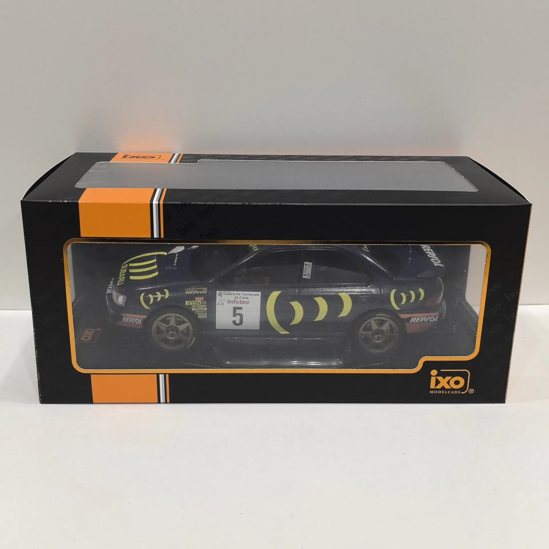 

Изготовленная методом литья под давлением модель IXO IMPREZA в масштабе 1/18 с дефектами покраски # Модель автомобиля 5 1995 Rally Race Q3 из сплава