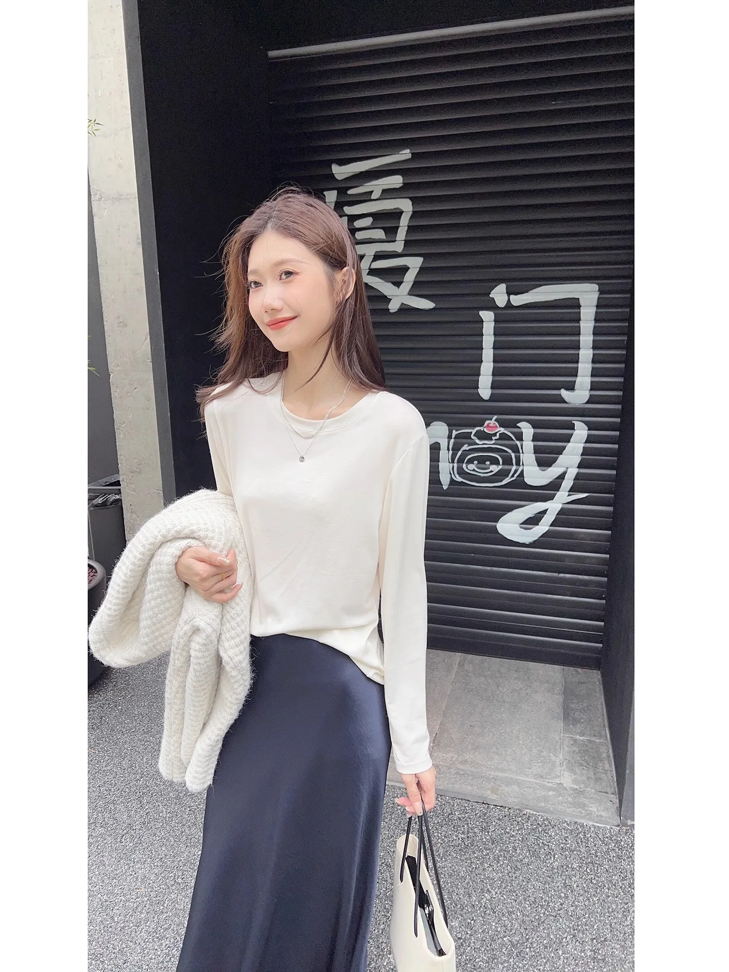 

Seventeen Home round Ne Acetate Lyocell Base Layer White irt Autumn Winter New Casual Versatile T-irt Inner Wear