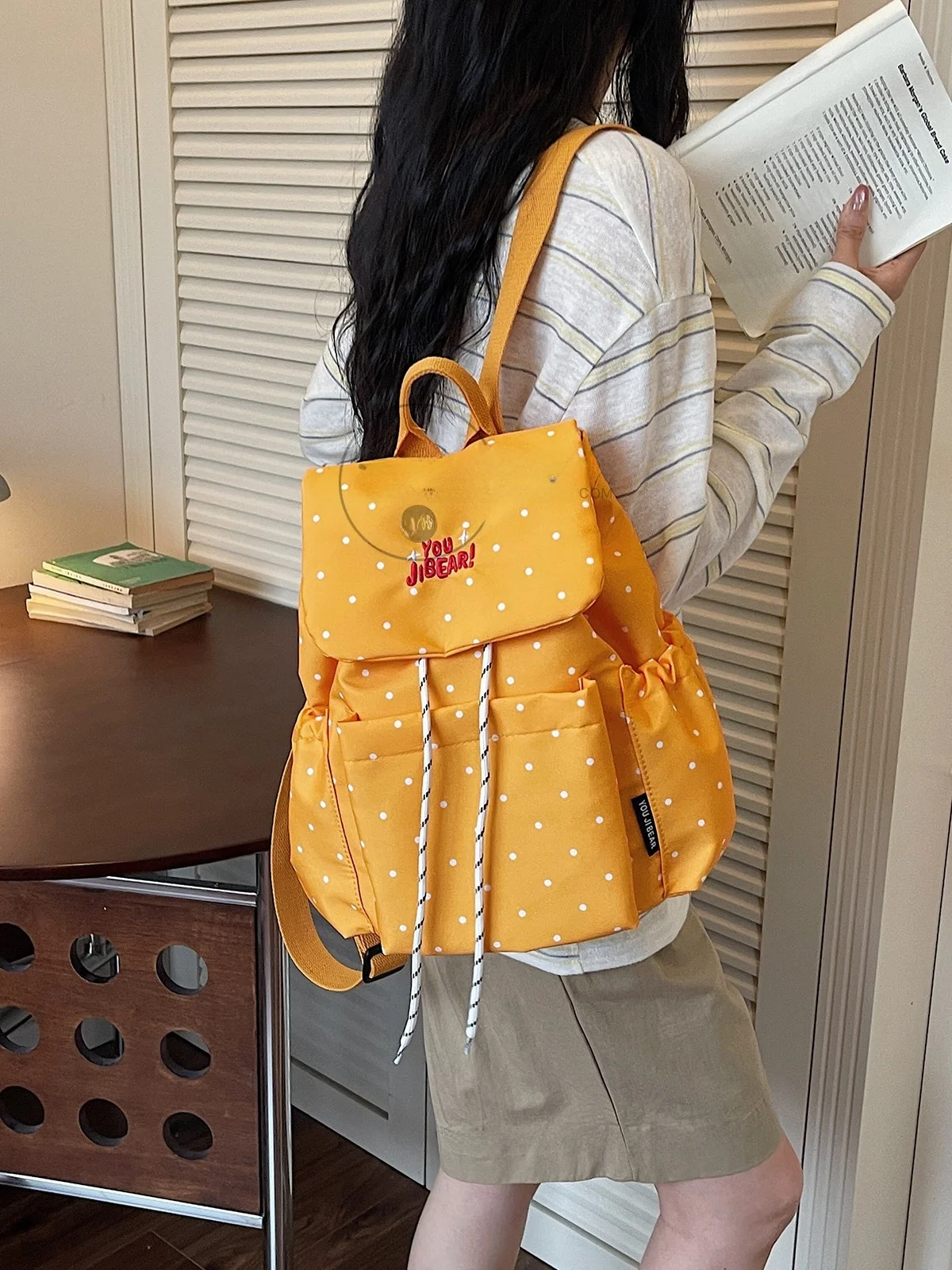sac-a-dos-a-pois-pour-femmes-grande-capacite-sac-de-voyage-style-decontracte-poignee-souple-forme-de-seau-resistant-a-l'eau
