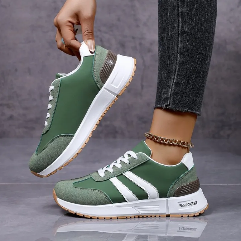 Women's Vulcanized Sneakers Green and White Color Blocking Soft and Thickened Sole Anti-Slip Women's Platform Sports Shoes