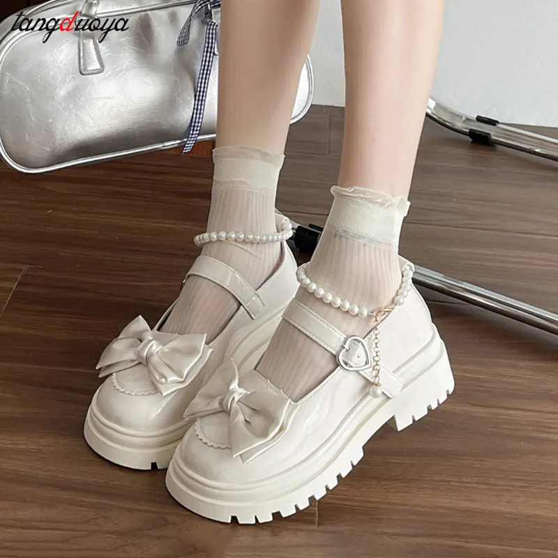 Słodka klamra w kształcie serca Lolita Shoes Women Kawaii Pearl Chain Mary Jane Shoes Girl Student Bowknot Princess JK Uniform Pumps