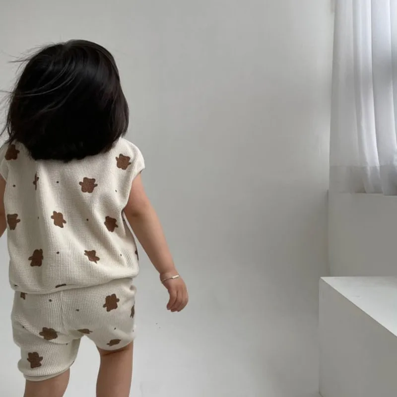 TZ21150 Cute Cartoon Infant Toddler Clothing Set - Sleeveless Vest And Shorts Two-Piece Outfit for Little Ones