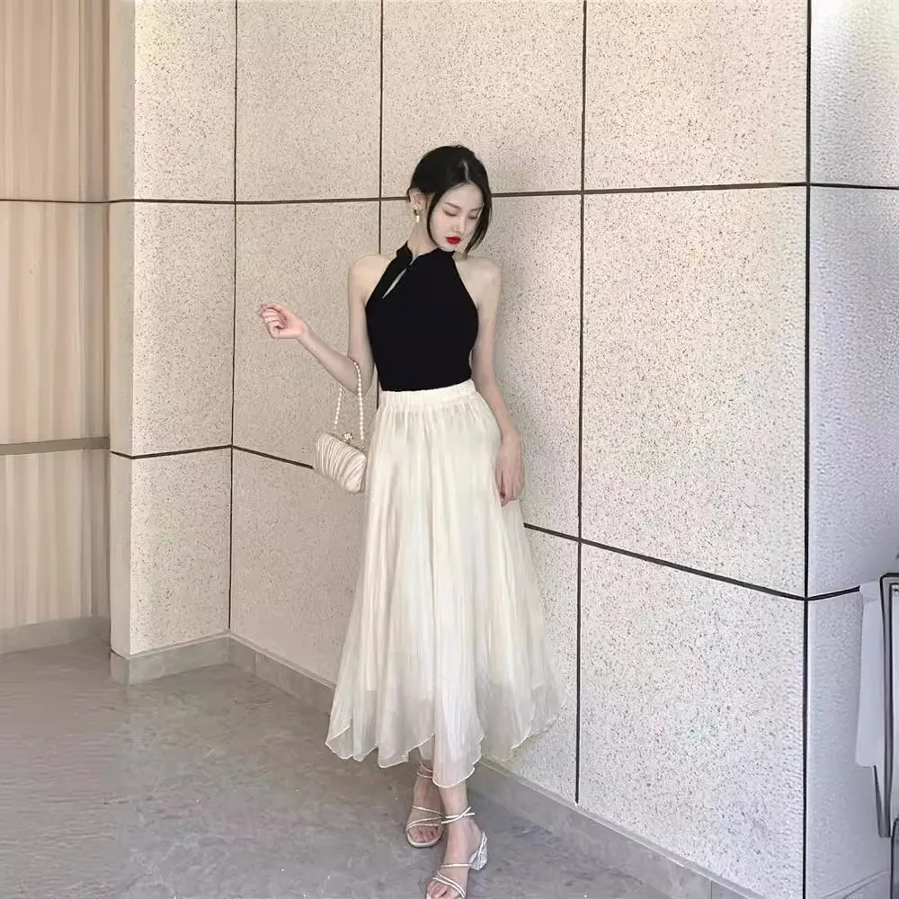 Elegancka kamizelka na lato 2024 w stylu chińskim, zapinana na guziki, z kołnierzykiem cheongsam, dopasowana, wyszczuplająca, podkreślająca ramiona, typu halter.