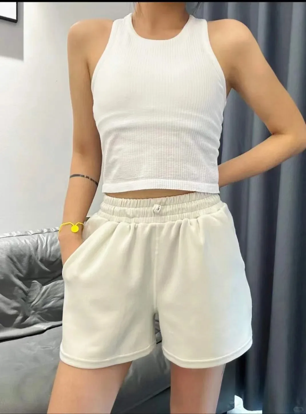Sommer-Luftschicht-Shorts mit 4 Zoll Länge, Damen-Sportshorts für den Außenbereich, lockere, weit geschnittene, altersreduzierende, atmungsaktive, drapierte Shorts mit mittelhohem Bund