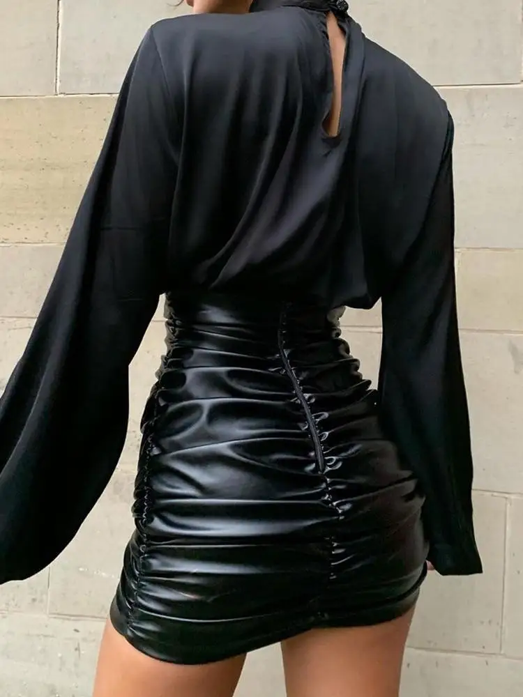 Women Faux Leather Pleated Skirts Ladies Bodycon Folds PU Pencil Skirts Mini High Waist Sexy Black Short Skirts Support Custom