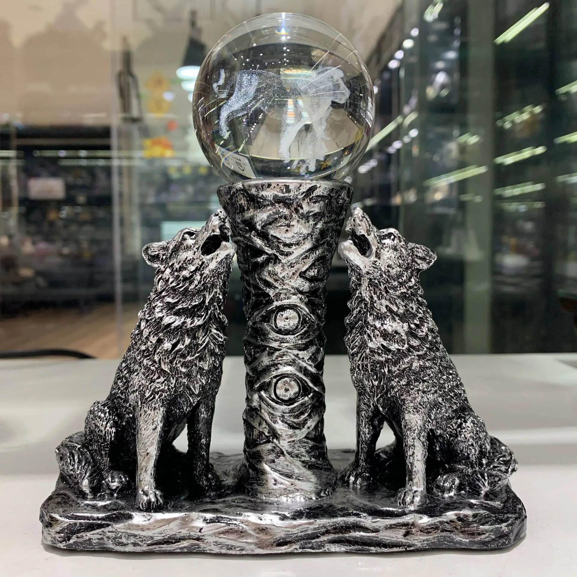 Double Wolf Resin Ball Seat Water Ball Resin Craft Home Decoration